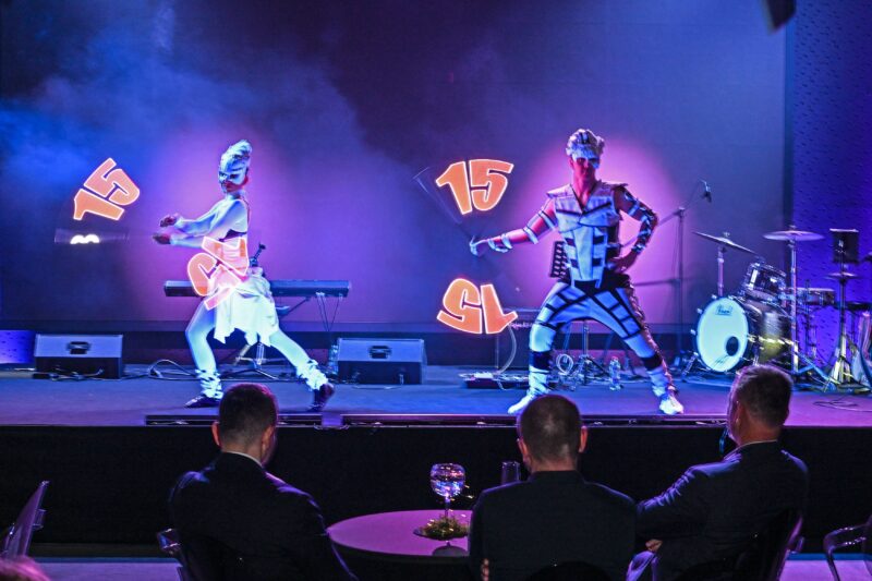 grafické žonglovanie - svetelná šou Anta Agni - Visual Pixel Show